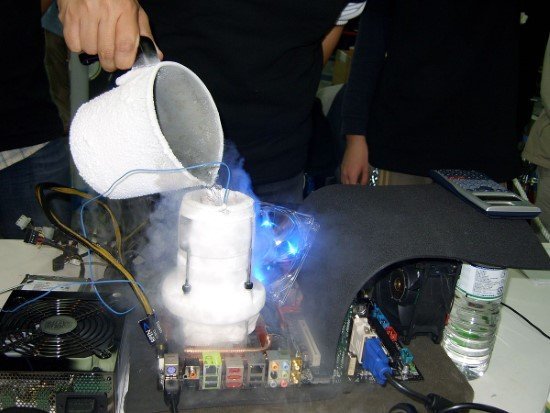Refrigeración de computadora con nitrógeno líquido