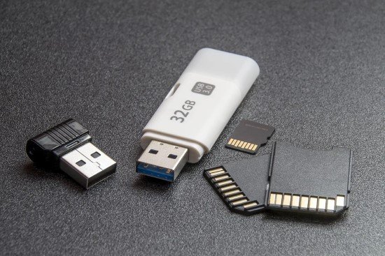 Pendrives y tarjetas de memoria