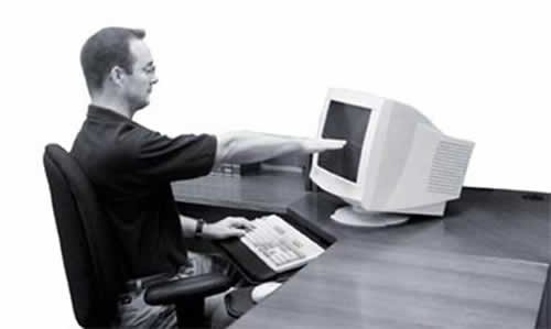 Cual es la posición correcta del monitor