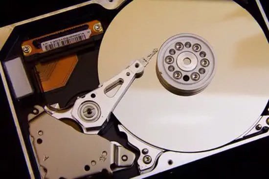 Vista interna de un disco duro